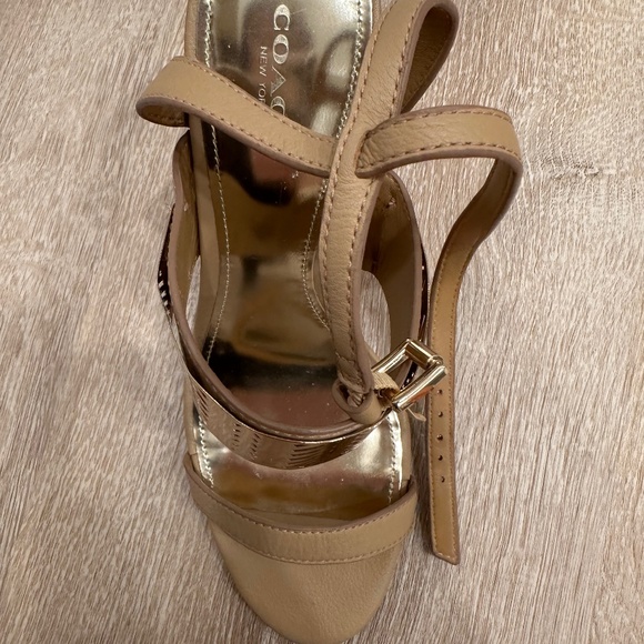 Sandals - Picture 1 of 3